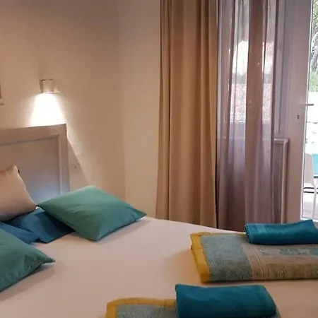 Apartman Villa Ruza At Punta Rata Beach, Apartment Romance *