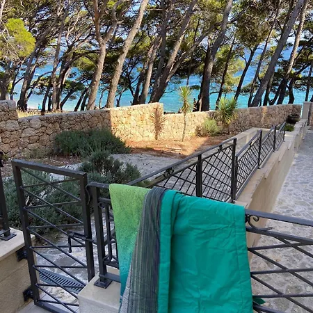 Villa Ruza At Punta Rata Beach, Apartment Romance Apartman *