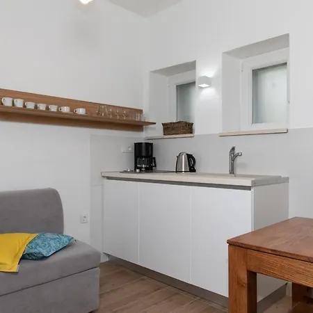 Apartman Villa Ruza At Punta Rata Beach, Apartment Romance *