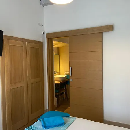 Apartman Ruza At Punta Rata Beach, Romance *